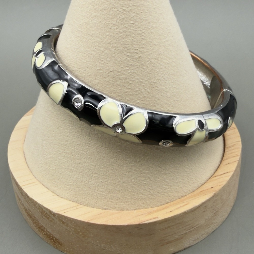 Black Enamel Flower Bangle Bracelet Silver Tone Rhinestone Floral Hinged 7 Inch